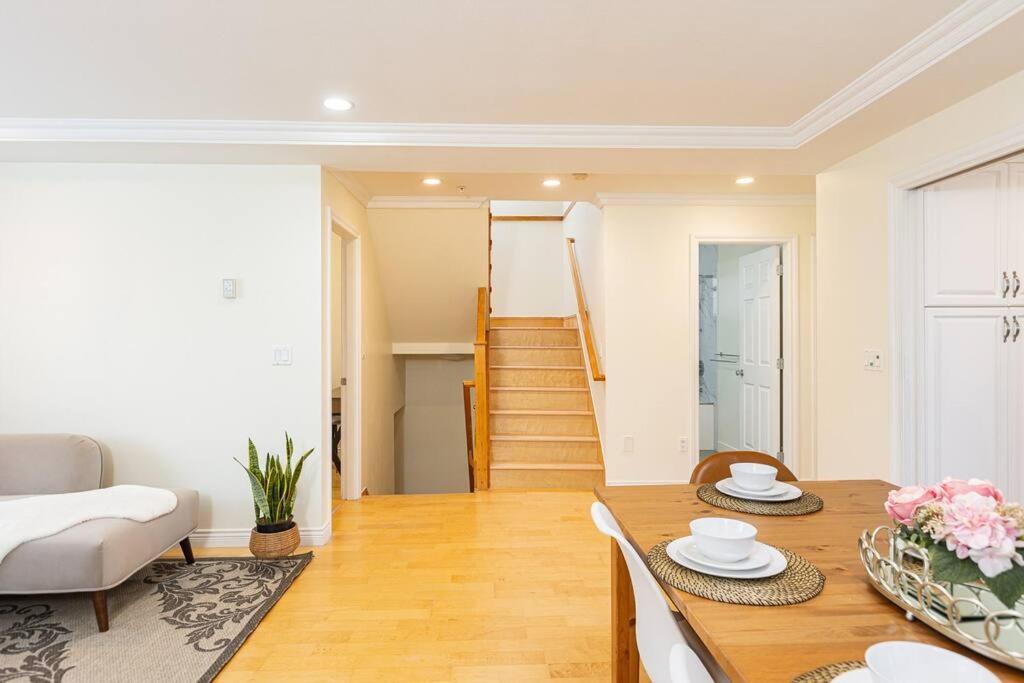 Home Near Downtown Vancouver East@ Joyce Skytrain Exterior photo